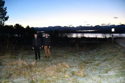 width=device-width, initial-scale=1