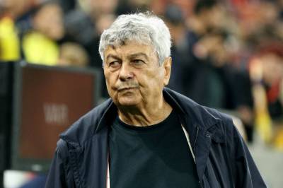 Landslagstrener gir seg etter kollaps på treningsfeltet