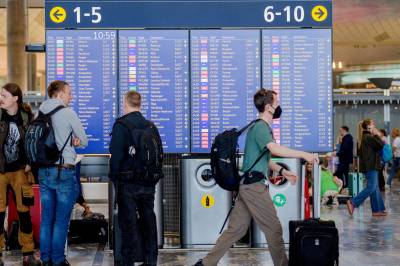 Fortsatt fare for streik på flyplassene - mekler på overtid