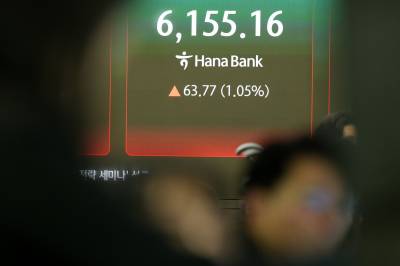 Asia-børsene stiger på fredshåp – Nikkei til rekordnivå: – Klamrer seg til håp