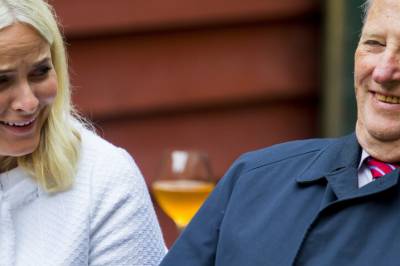 - Ga hjertet sitt til begge