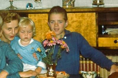 Rolf lignet ikke sine blonde søsken. Først som konfirmant skjønte han hvorfor