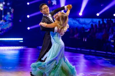Danby Choi er ute av «Skal vi danse» like før finalen