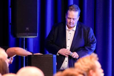 Frp bekrefter personalsak – rådgiver omtalte pakistanere som «minusvarianter»