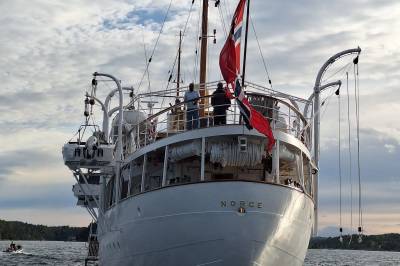 Her hilser Durek fra Tvedestrands skjærgård