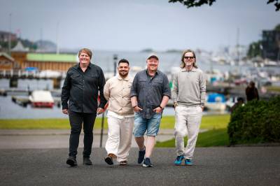 Milliongutta byr på ekstrakonsert