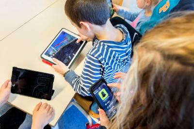 Sverige innfører totalforbud mot mobiltelefoner i grunnskolen