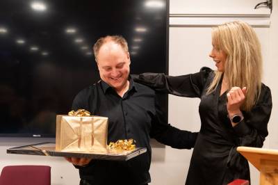 Jøran ble overrasket med pris for innsatsen: – Det betyr mer enn du kan ane