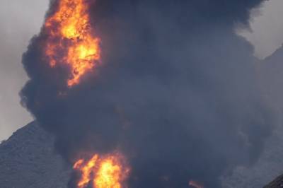 - Tvinger regionen mot avgrunnen