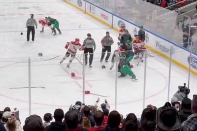 Bryter ut i full slåsskamp