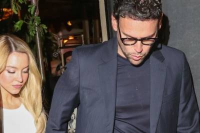 Dukket opp med 16 år eldre flamme