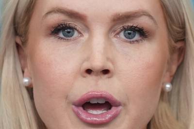 Teoriene hagler: «Hva visste hun?»