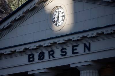 Stigende oljepris løfter Oslo Børs mandag morgen