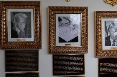 Trump har laget skrytevegg utenfor Det hvite hus:  - Ren propaganda og historieforfalskning