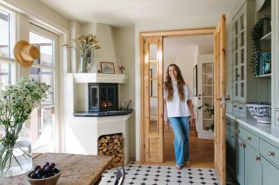 Bolig med egenart: – Det er et hus som ikke følger trender, men tåler tidens tann