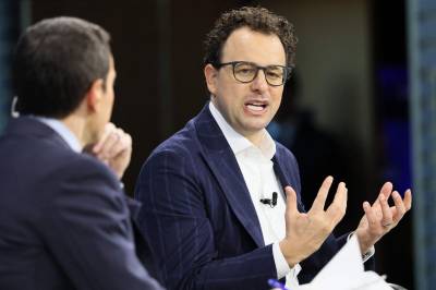 Nye KI-verktøy truer gigantenes «vollgraver»: – Programvare får rundjuling