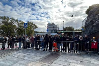 Bayern München-bussen på plass i Stavanger