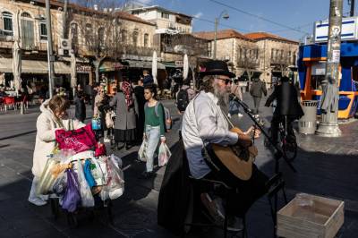 Nok et land rammes av storkrigen. Men israelere flest er svært fornøyde. 