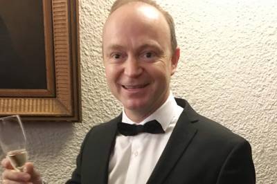 Julebordet: – Skriv «MANDAG» med store bokstaver på hånden