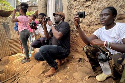 Dei jaktar på det vakre i slummens kvardag