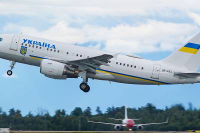 Støre til NRK: Zelenskyjs fly nesten truffet av drone da han reiste til Oslo