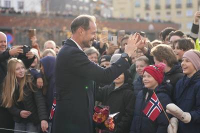 Kong Haakon: – Takk for at dere deler sorgen og savnet med oss