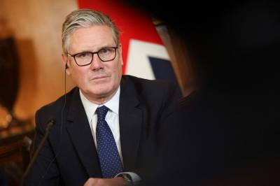 Storbritannia forbyr sosiale medier for alle under 16 år