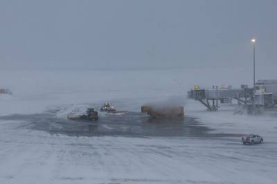 5000 flyginger innstilt under snøstorm i USA