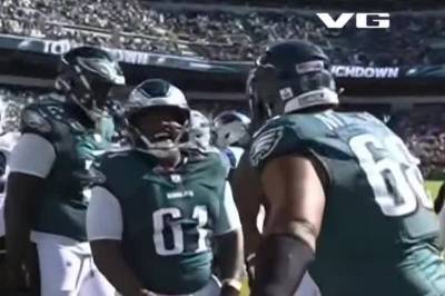 Touchdown: Pierce, Eagles