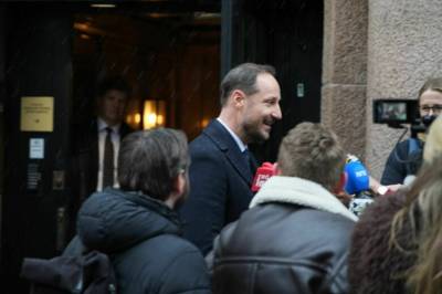 Kronprins Haakon om kongens helsetilstand: – Det går bra