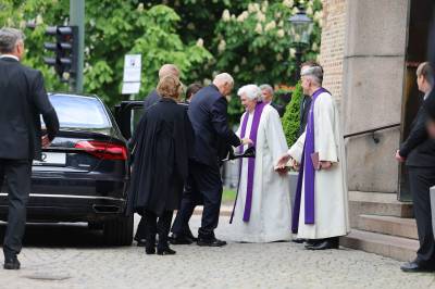 Stein Erik Hagen: Her kommer kongen og dronning