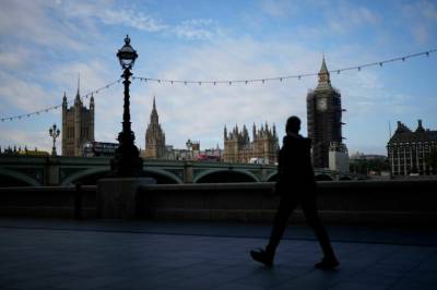 Innfører livslangt røykeforbud