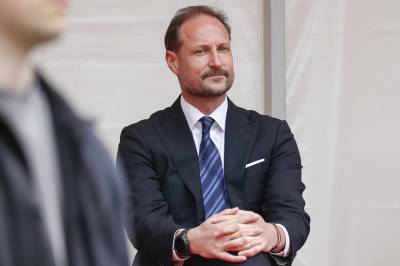 Kronprinsen møter pressen: – Viktige for hverandre