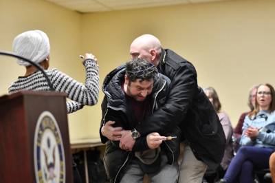 Kongressmedlem Ilhan Omar angrepet på folkemøte