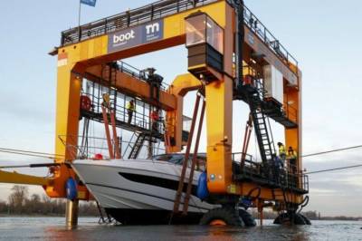 Big Willi i gang med Boot