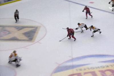 Scoring for Max Veronneau