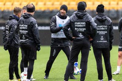 Overrasker: Får trolig sjansen fra start