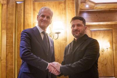 Zelenskyj sier Ukraina ikke taper krigen