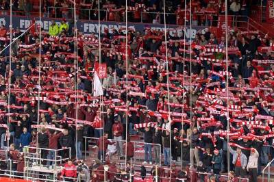 Pipefest blant supporterne: – Tydelig dårligere stemning