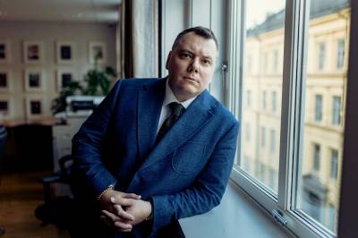 Ambassadør ut mot laksefôrkjøp fra Russland: – Risikerer å bidra til tap av liv