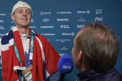 NRK-reporter bryter ut i gråt