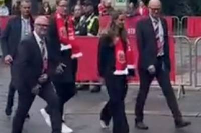 Prinsesse Ingrid Alexandra og prins Sverre Magnus på plass på landskamp