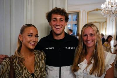 Tennisspiller Casper Ruud gir søstrene hver sin toppleilighet i gave