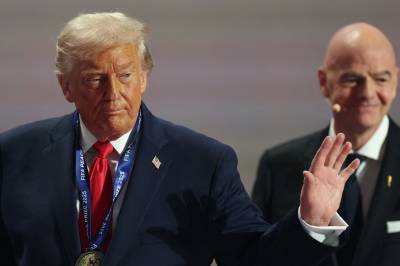 Trump fikk Fifas omstridte fredspris: – En av de største ærene i livet mitt