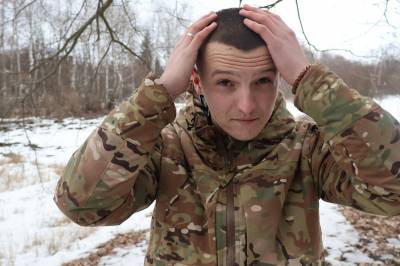 Unge russere og ukrainere lokkes til krigen i Ukraina. Men de færreste lar seg lure.