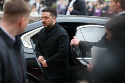 Zelenskyj på plass på Stortinget