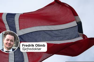 Med flagget til topps og blikket mot bakken