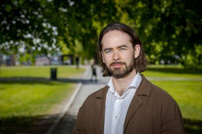 Nå kaster Meta barna ut fra Facebook