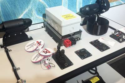 Liten båt, men lyst på hekkthruster?