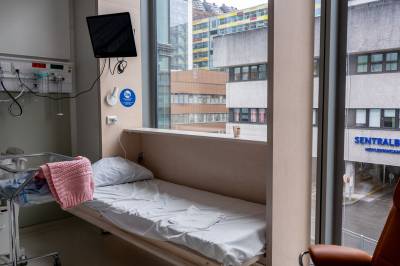 Pasienter må flyttes for å gi plass til fødende. – Upopulært, men riktig